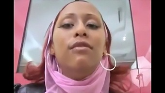 أكبر نجمة ثدي في العربية تتلقى فمًا مليئًا بالسائل المنوي