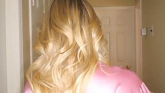 Sexy Pornstar'S Anal Play For A Lucky Voyeur