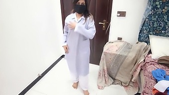 أداء رقص النوم العاري الحسي لسوبيا ناصر